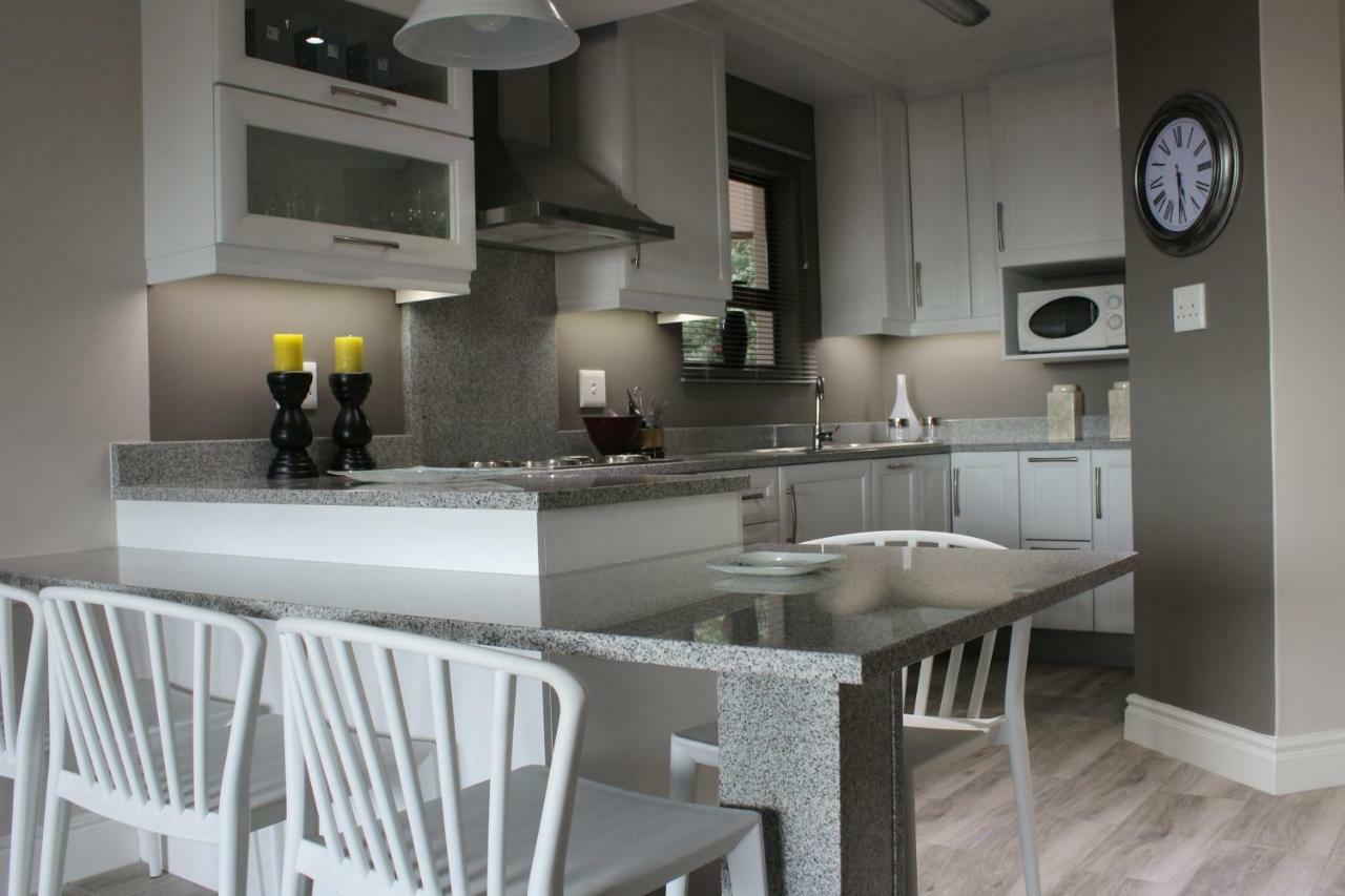 Beachfront Luxury @ Umhlanga เดอร์บัน ภายนอก รูปภาพ